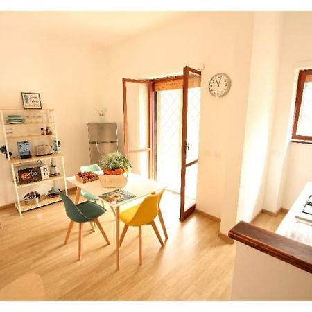 Cozy Coastal Gateway Apartment Lido di Ostia Exterior photo