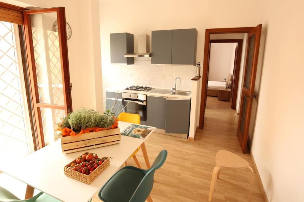 Cozy Coastal Gateway Apartment Lido di Ostia Exterior photo